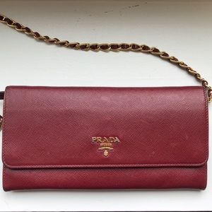 Prada Wallet on a Chain